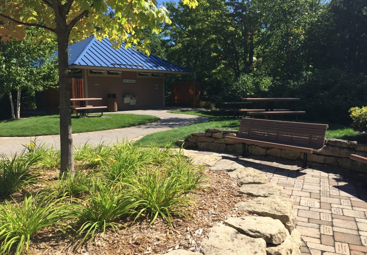 glen arbor garden restroom facilities